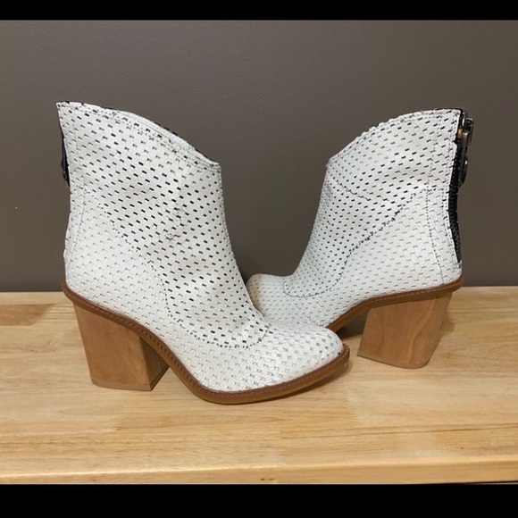 🔻SALE🔻DIESEL🔹EXCELLENT CONDITION • Leather - Picture 2 of 9